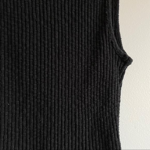 Deep V Ribbed Tank - Picture 5 of 5